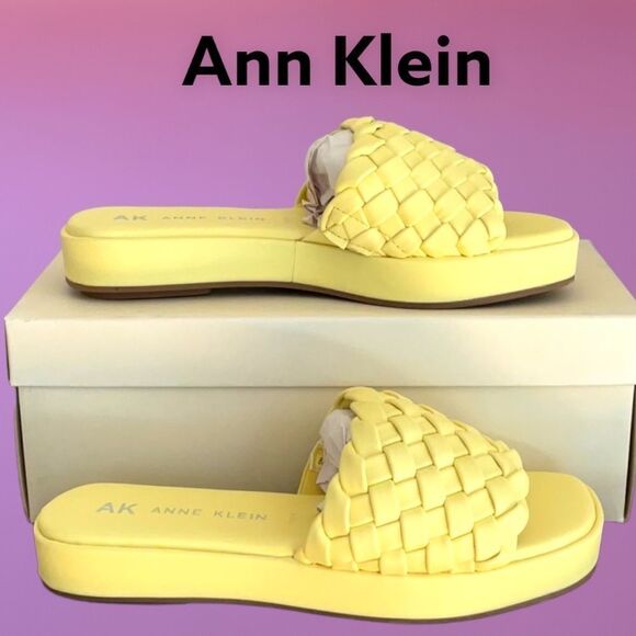 ANNE KLEIN NEW IN BOX AKTOMISINA SANDAL SLIDE SHOE 8M YELLOW - Picture 1 of 9